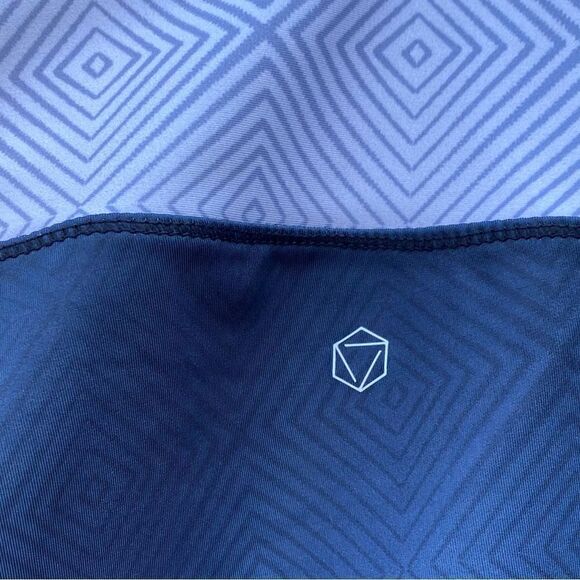 AR-33 Alpha High Waisted Ombré Blue Athletic Wear/Yoga Leggings, X-Large EUC - Picture 7 of 8